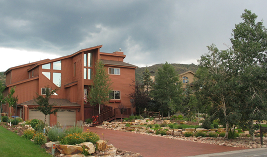 sls-e-198-redrock-yard2008-530px.jpg